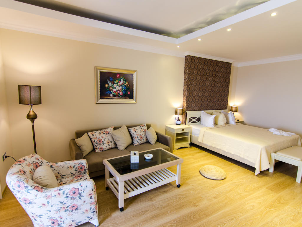 Phoenicia Luxury Hotel Navodari Exterior photo