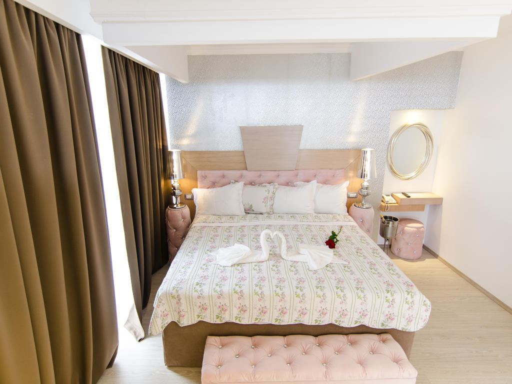 Phoenicia Luxury Hotel Navodari Exterior photo