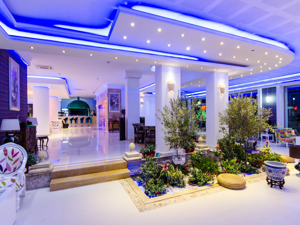 Phoenicia Luxury Hotel Mamaia Exterior photo