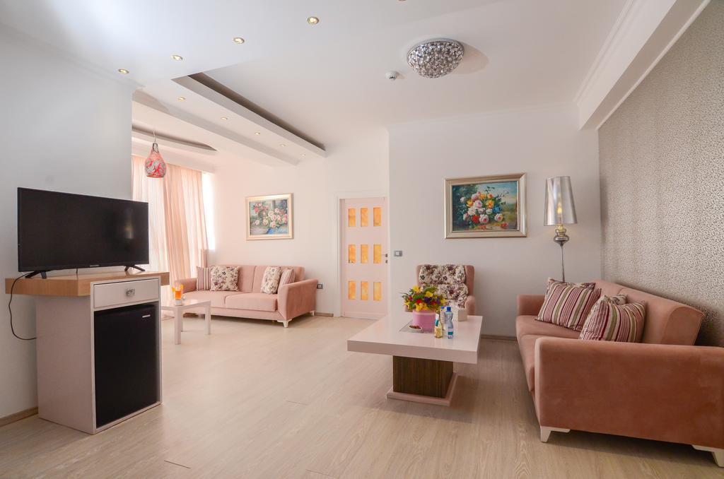 Phoenicia Luxury Hotel Navodari Exterior photo